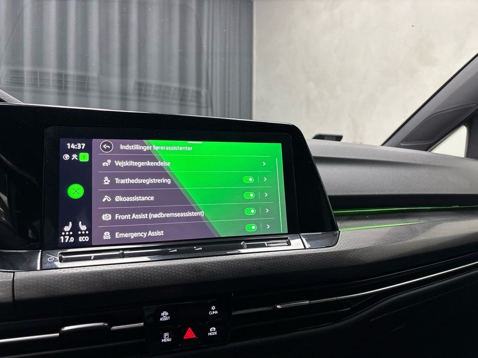 VW Golf VIII 1,4 GTE DSG 5d