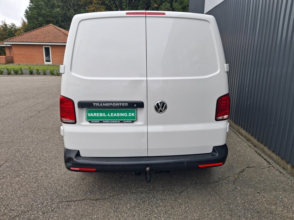VW Transporter 2,0 TDi 110 Kassevogn lang