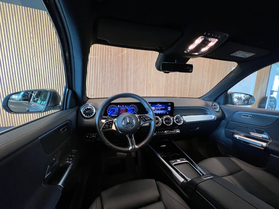 Mercedes EQB300 Progressive Advance Plus 4Matic 7prs 5d