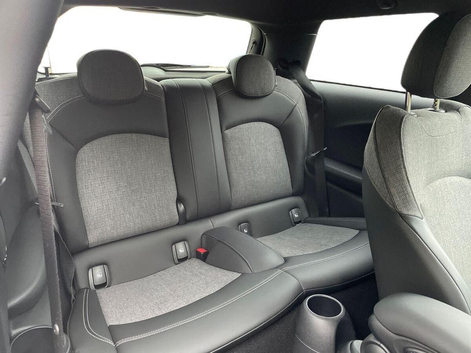 MINI Cooper SE Classic Trim 3d