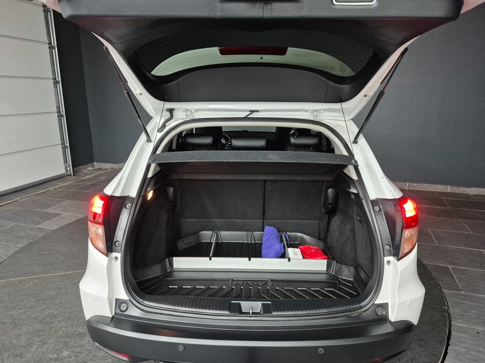 Honda HR-V 1,5 i-VTEC Executive CVT 5d