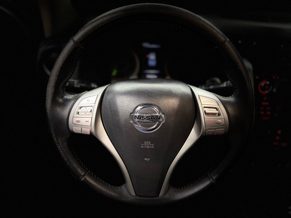 Nissan Navara 2,3 dCi 190 Db.Kab Tekna aut. 4d