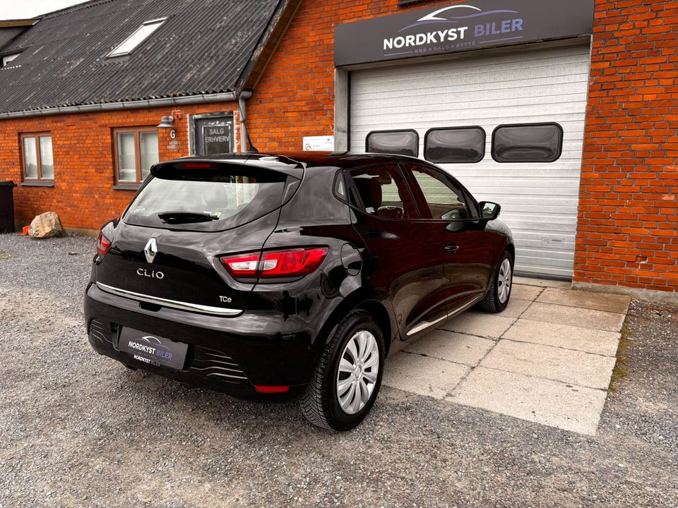 Renault Clio IV 0,9 TCe 90 Expression 5d