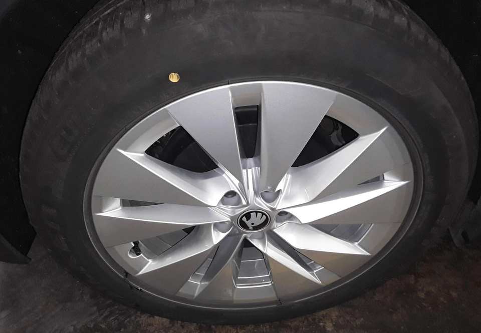 Skoda Elroq 85 iV Loft 5d