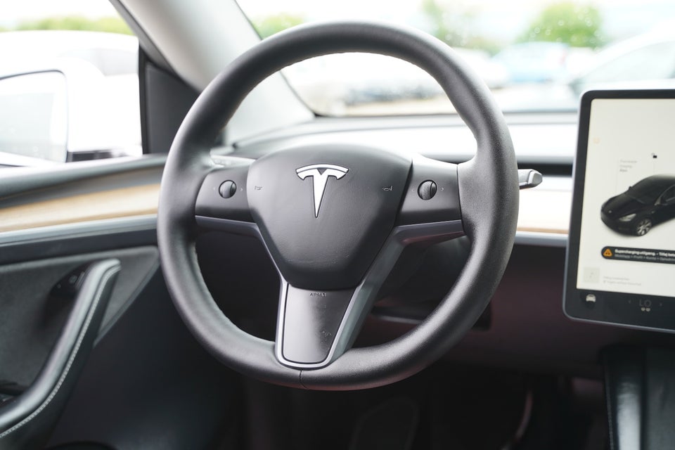 Tesla Model Y Long Range AWD 5d