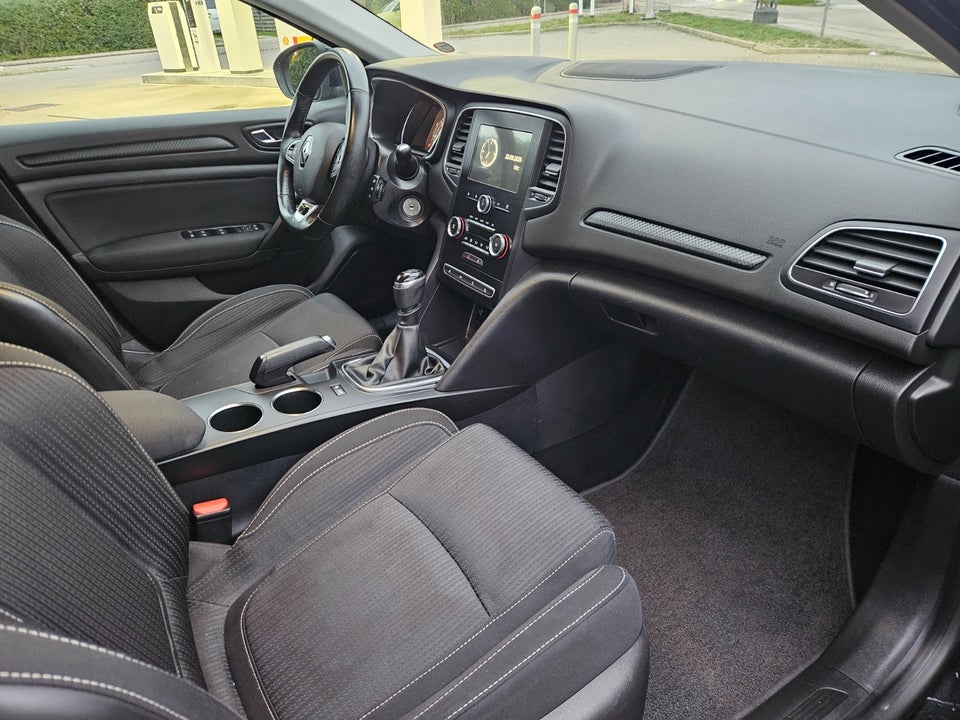 Renault Megane IV 1,2 TCe 100 Zen Sport Tourer 5d