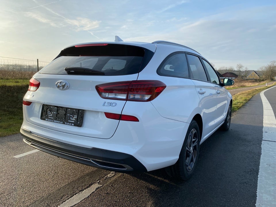 Hyundai i30 1,0 T-GDi Essential stc. DCT 5d