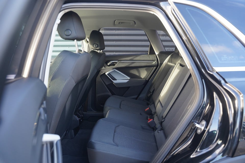 Audi Q3 45 TFSi e Attitude plus S-tr. 5d