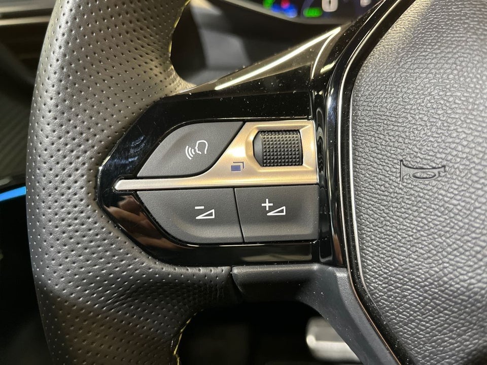 Peugeot e-2008 54 GT Sky 5d