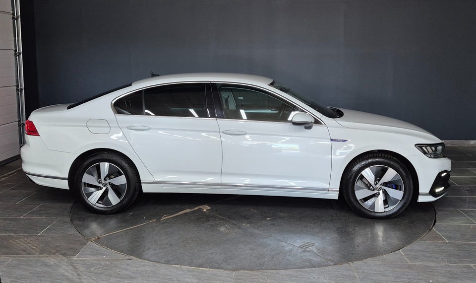 VW Passat 1,4 GTE DSG 4d