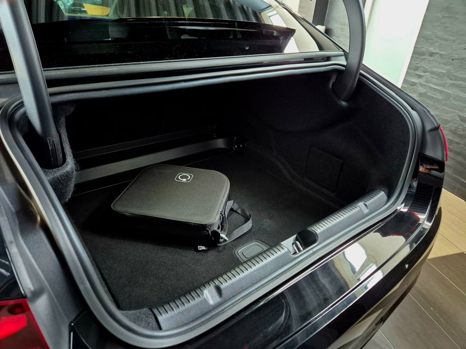 Mercedes EQE350 AMG Line 4d