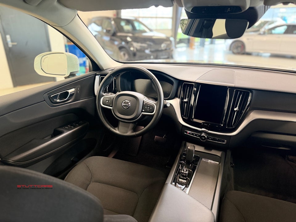 Volvo XC60 2,0 B4 197 Momentum aut. 5d