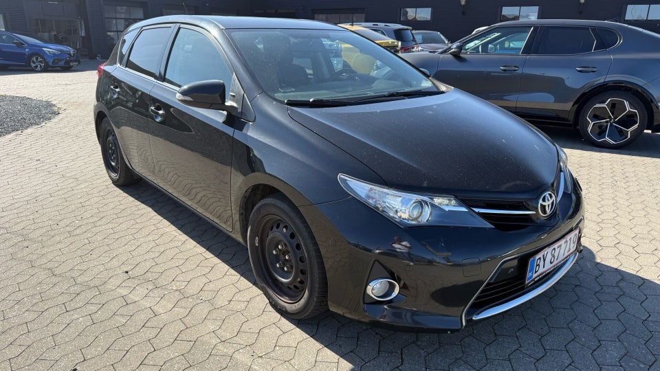 Toyota Auris 1,6 T2 Premium Comfort 5d