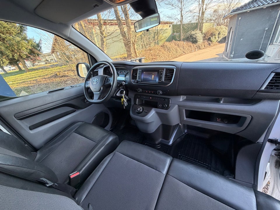 Toyota ProAce 2,0 D 120 Long Comfort Master aut. 5d