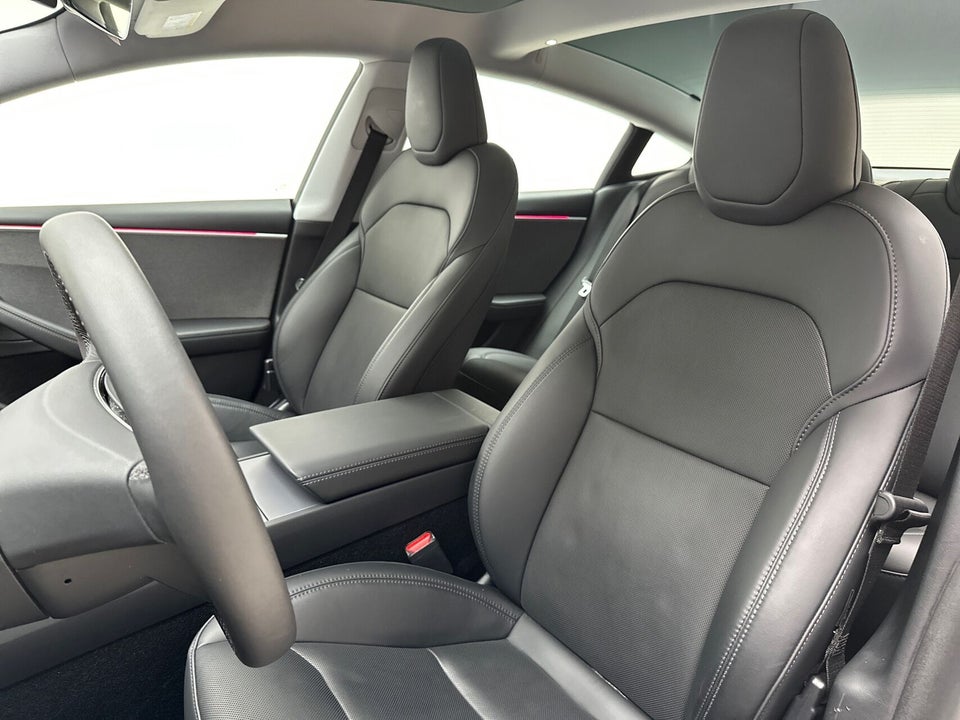 Tesla Model 3 RWD 4d