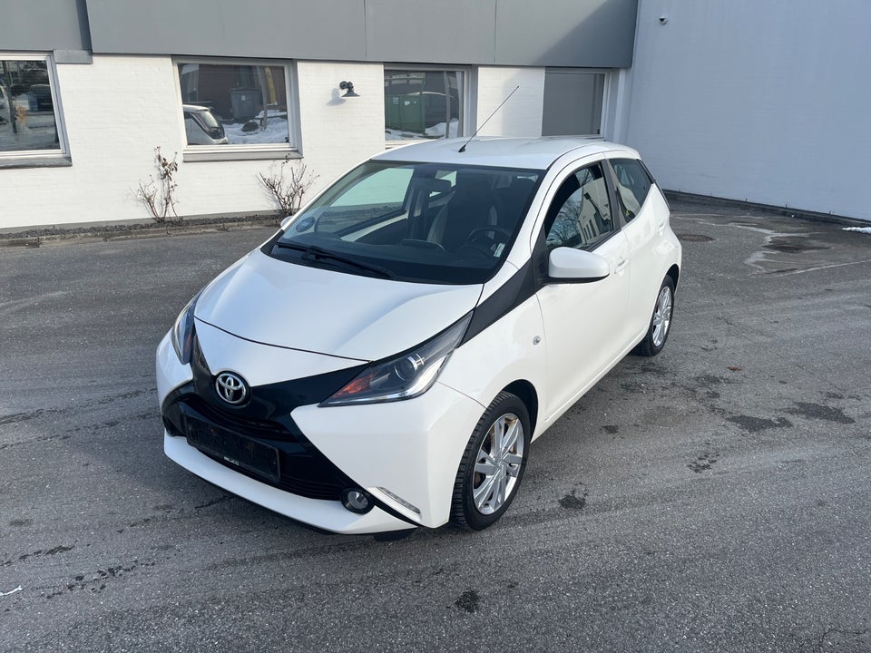 Toyota Aygo 1,0 VVT-i x-touch 5d