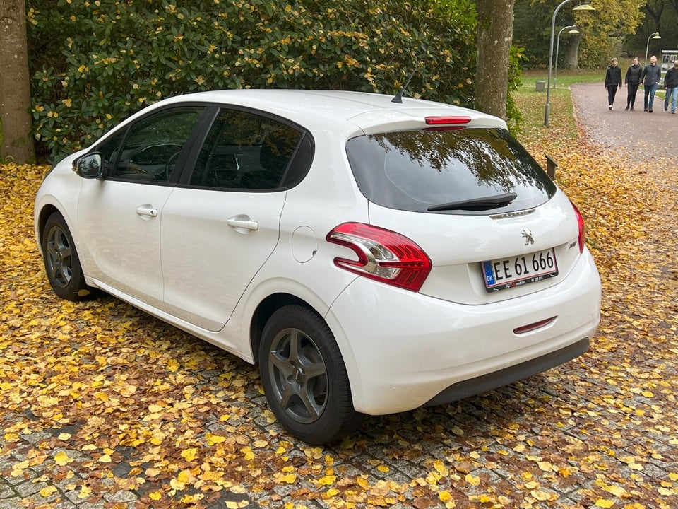 Peugeot 208 1,2 VTi Active 5d