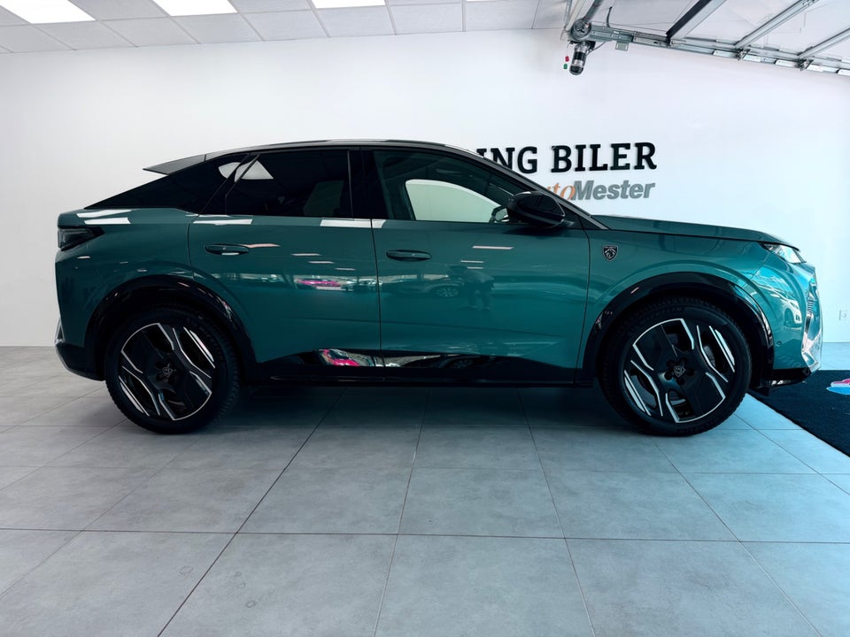 Peugeot e-3008 77 GT Pack 5d