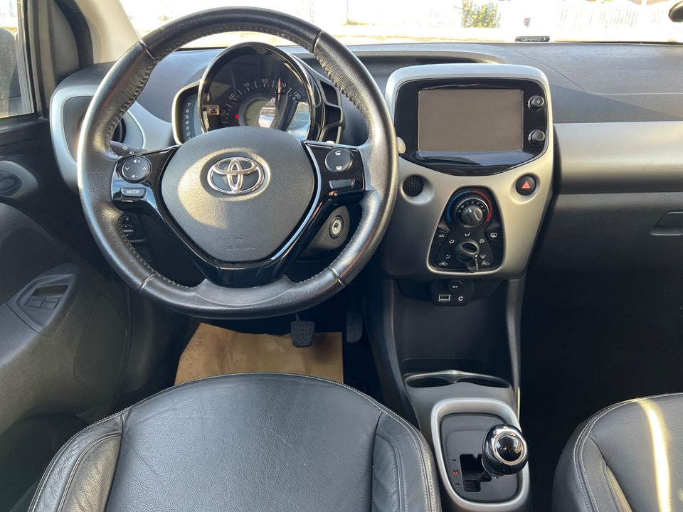 Toyota Aygo 1,0 VVT-i x-black II x-shift 5d