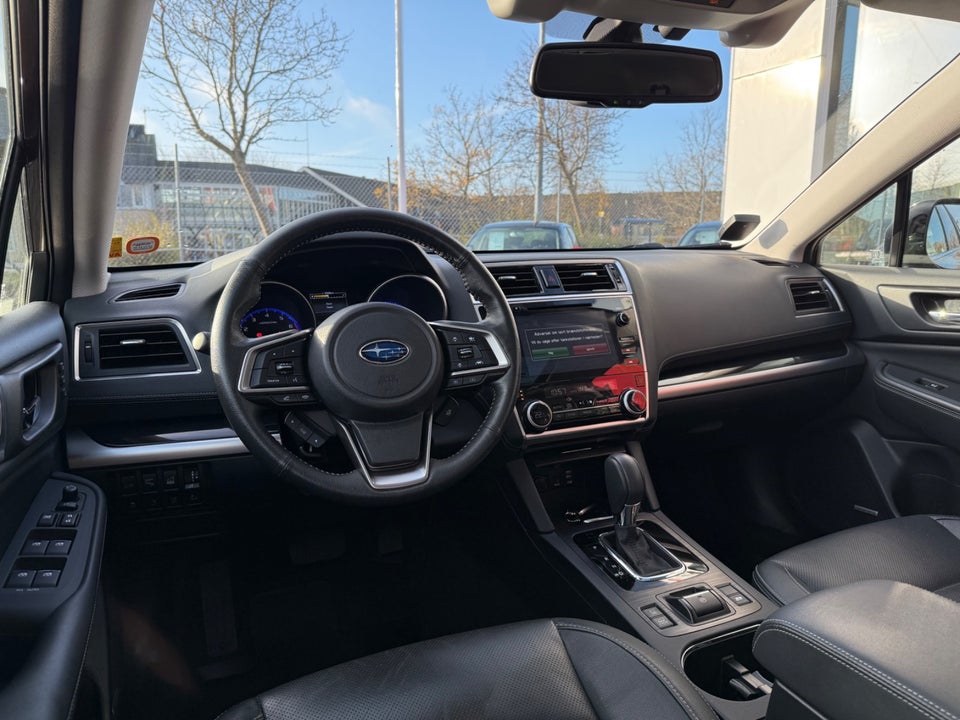 Subaru Outback 2,5 Summit CVT 5d