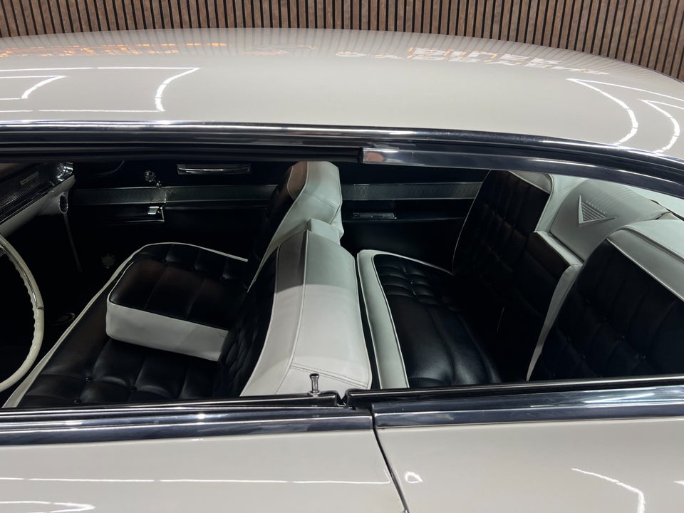 Cadillac Coupé DeVille 6,4 aut. 2d