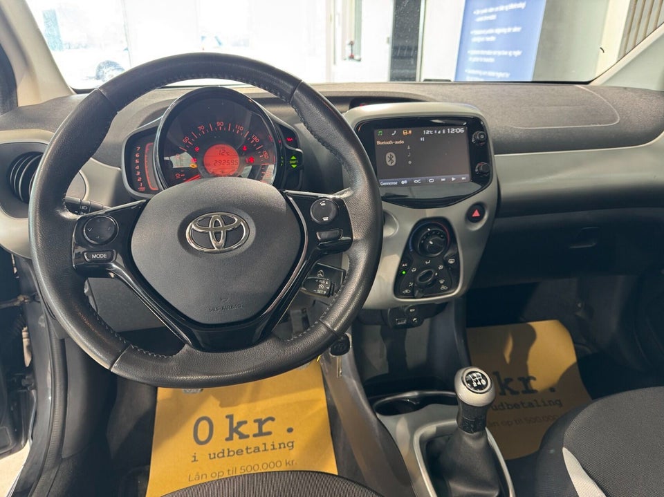 Toyota Aygo 1,0 VVT-i x-press 5d