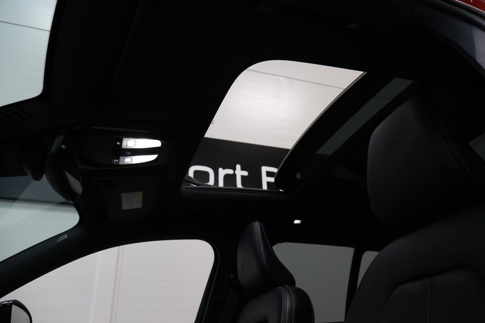 Volvo XC40 P8 ReCharge Twin Pro 5d