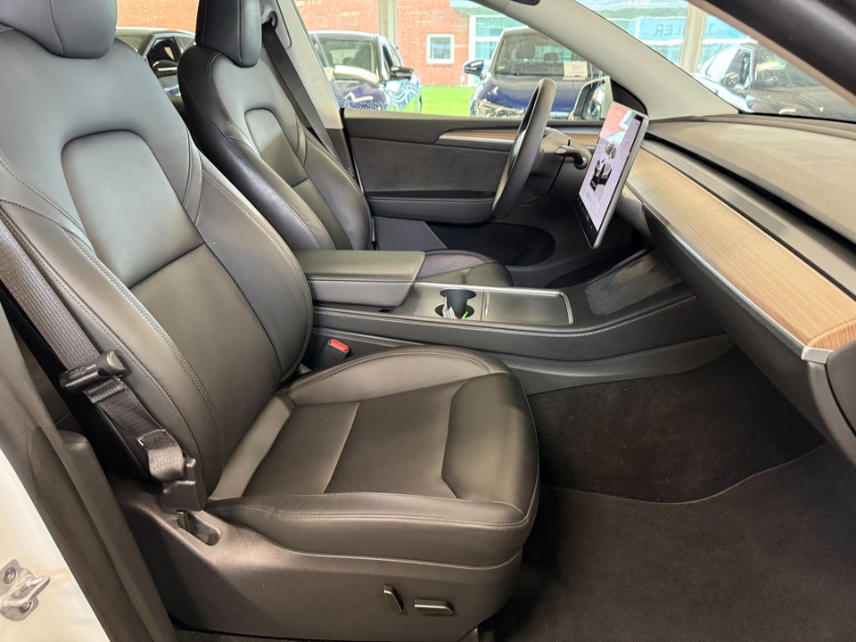 Tesla Model Y Long Range RWD 5d