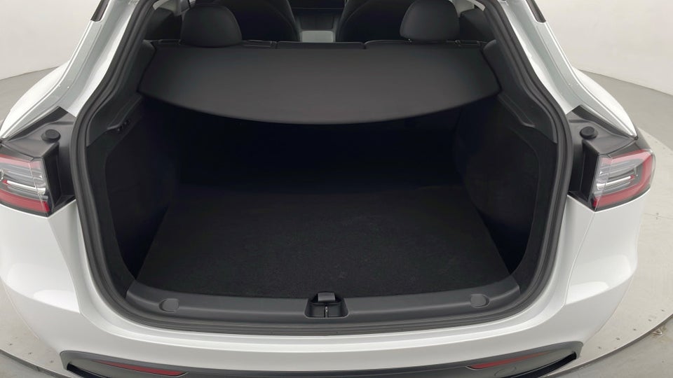 Tesla Model Y Long Range AWD 5d