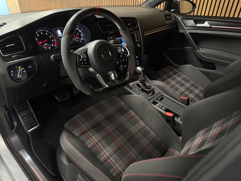 VW Golf VII 2,0 GTi Performance DSG BMT 5d