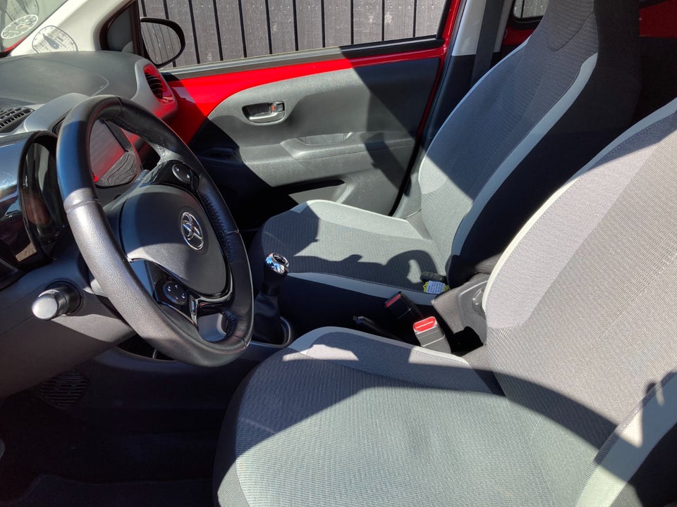 Toyota Aygo 1,0 VVT-i x-press 5d