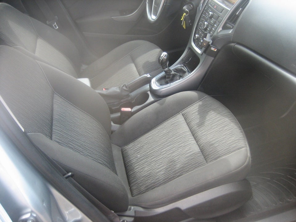Opel Astra 1,4 T 140 Enjoy Sports Tourer 5d