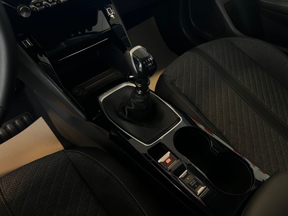 Peugeot 208 1,2 PureTech 100 Allure 5d