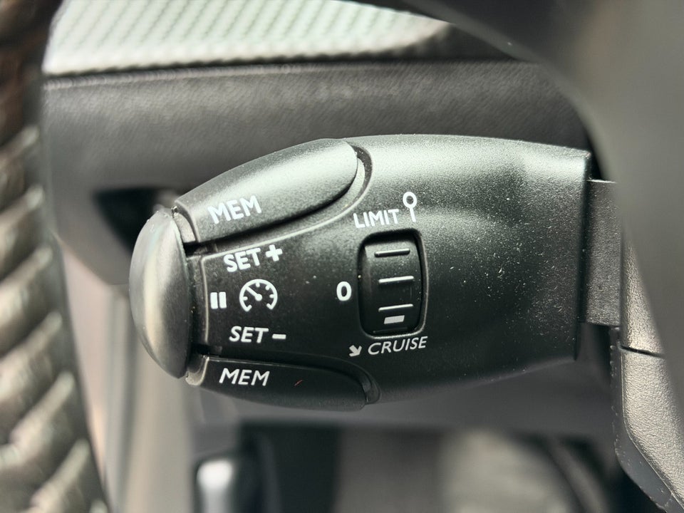 Peugeot 208 1,2 PureTech 75 Vision Pack 5d