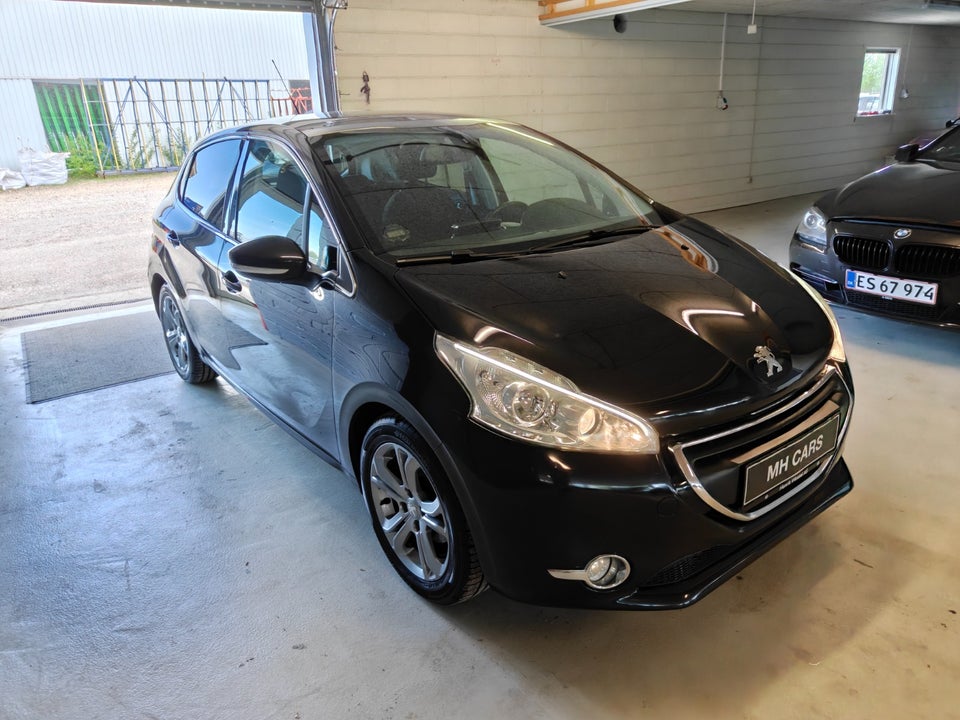 Peugeot 208 1,2 VTi 82 Allure 5d