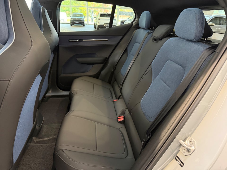 Volvo EX30 Twin Performance Ultra 5d