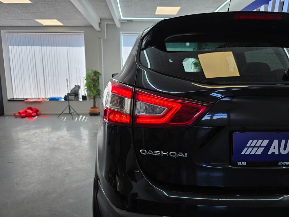 Nissan Qashqai 1,6 Dig-T 163 Tekna 5d