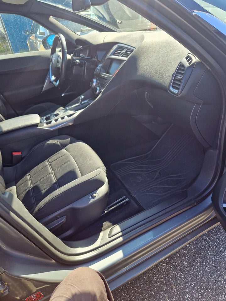 Citroën DS5 1,6 e-HDi 112 Style E6G 5d