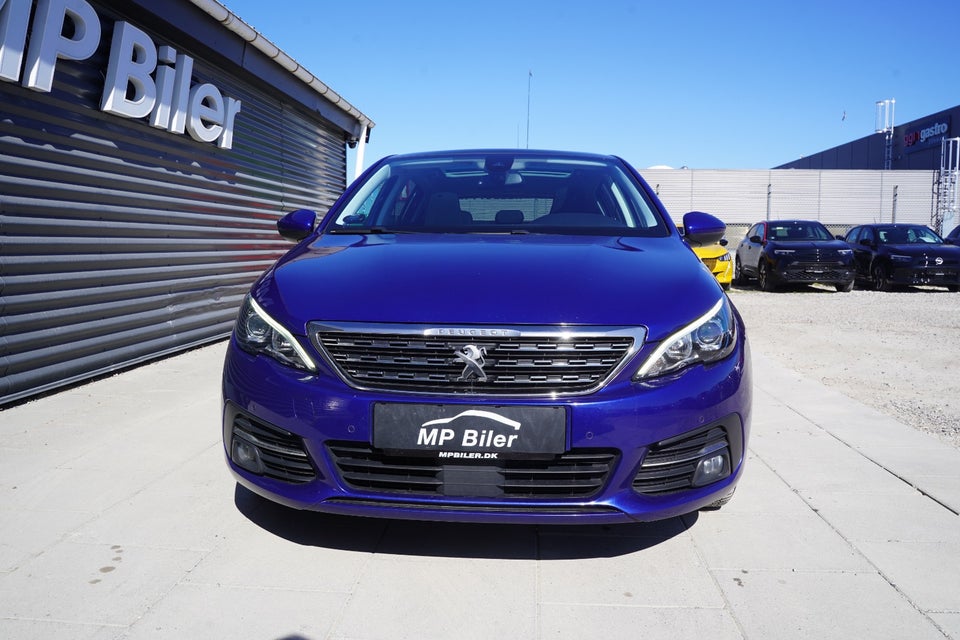Peugeot 308 1,2 e-THP 130 Allure Sky 5d