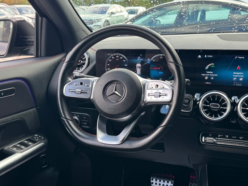 Mercedes EQA300 AMG Line 4Matic 5d