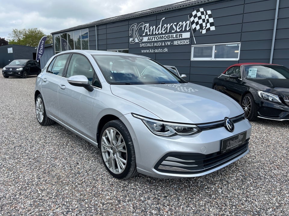 VW Golf VIII 1,4 eHybrid DSG 5d