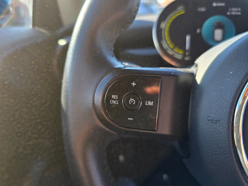 MINI Cooper SE Classic Trim 3d