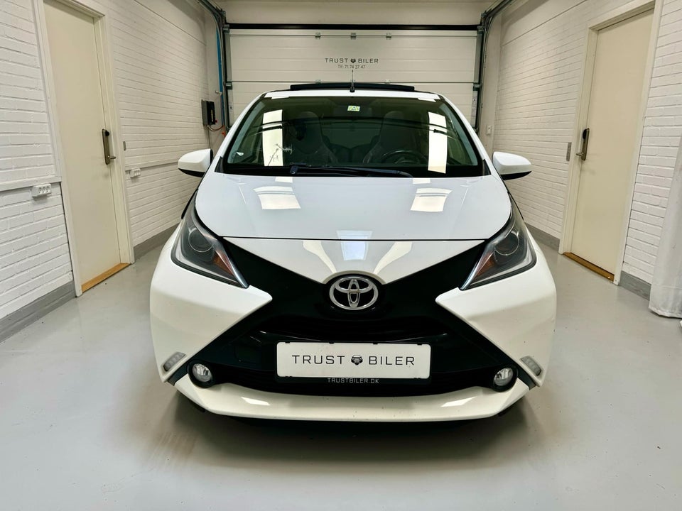 Toyota Aygo 1,0 VVT-i x-wave 5d