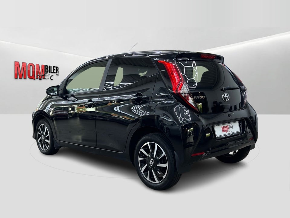 Toyota Aygo 1,0 VVT-i x-black 5d