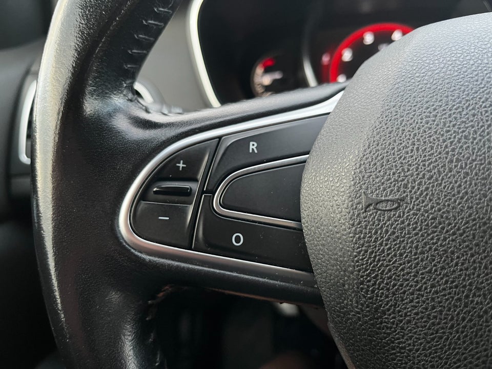 Renault Megane IV 1,2 TCe 100 Zen 5d