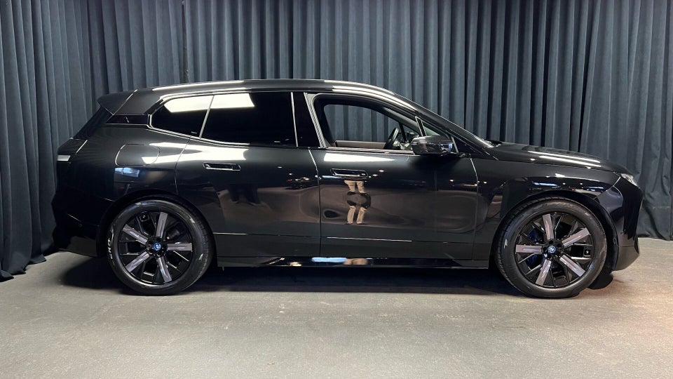 BMW iX xDrive40 5d
