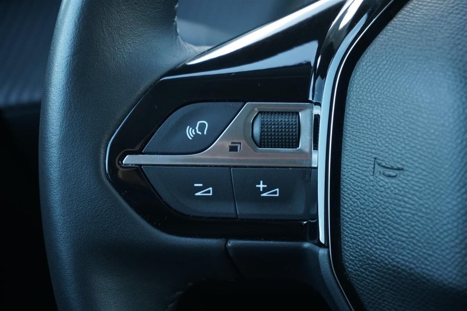 Peugeot 208 1,2 PureTech 100 Supreme Sport 5d