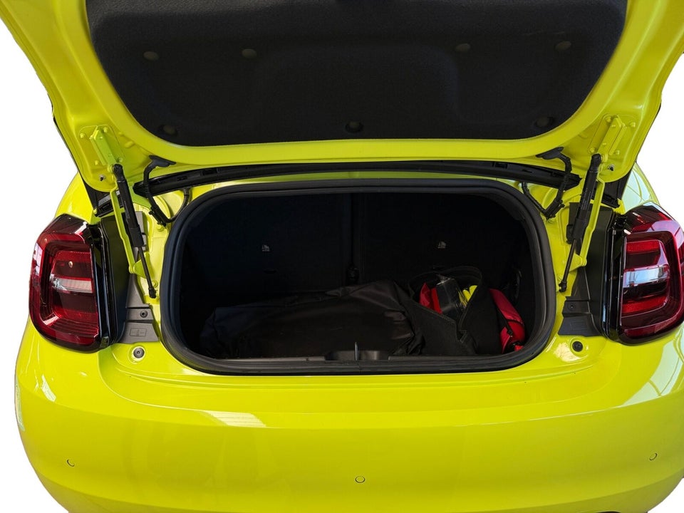 Abarth 500e Scorpionissima Cabrio 2d