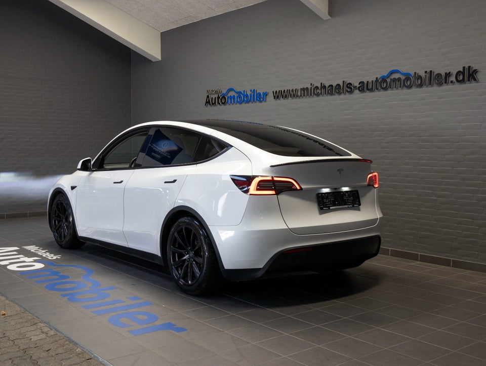 Tesla Model Y Long Range AWD 5d