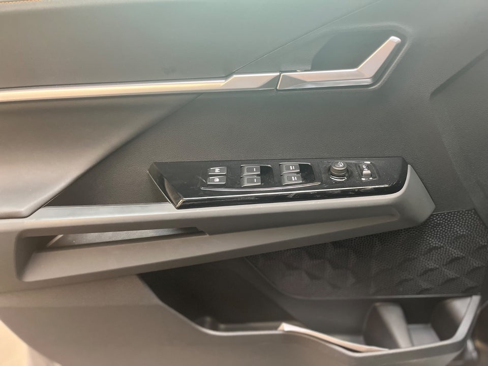 KGM Torres EVX Exclusive 5d